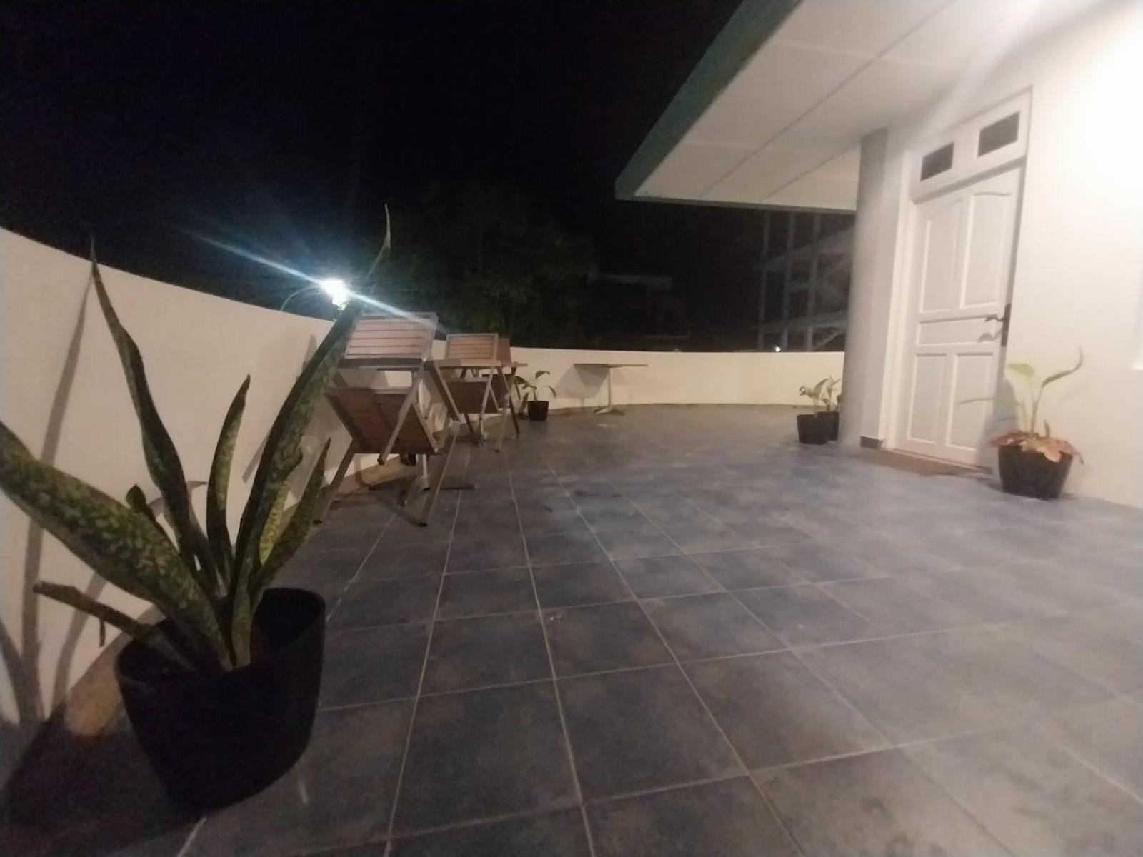 Clove Beach Addu City Exteriör bild
